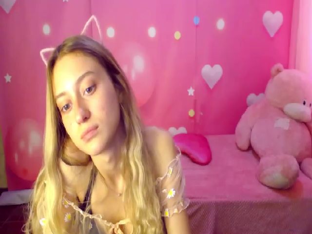 Live sex webcam photo for LinaRum__ #253701052
