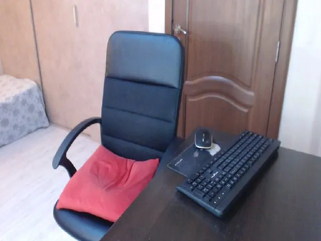 Live sex webcam photo for MisJulia #262684255