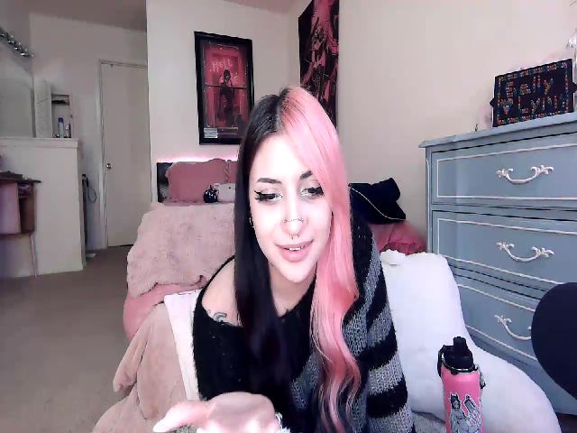 Live sex webcam photo for Sallylyn #257309131