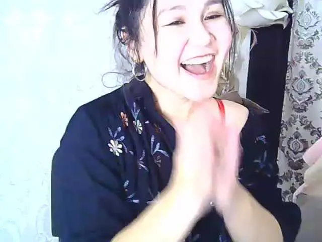 Live sex webcam photo for AuraAsian #240900892