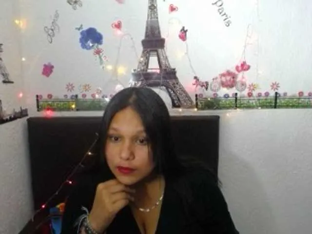 Live sex webcam photo for rebekatitsbig #254643807