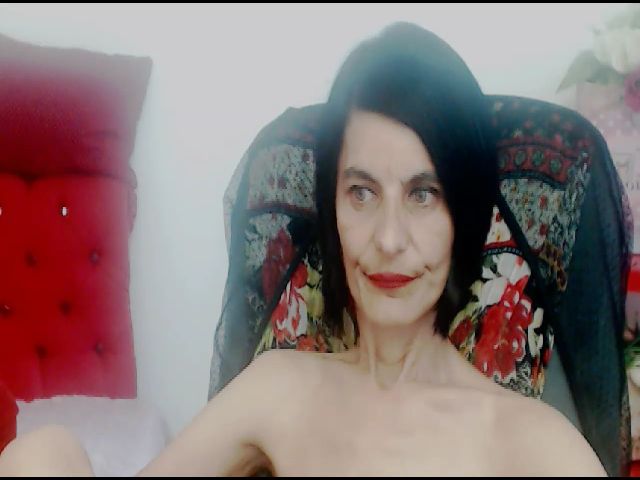 Live sex webcam photo for BestBangMilf #252818329