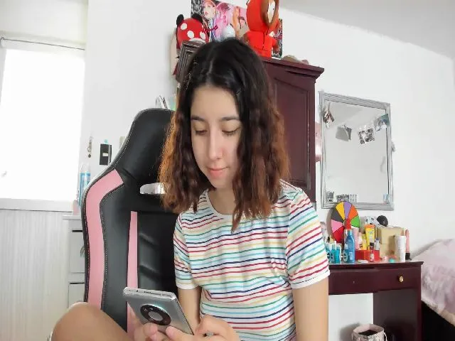 Live sex webcam photo for Cherrycute666 #264433048