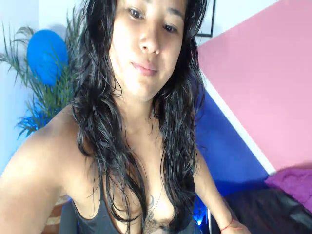 Live sex webcam photo for Adictionhorny #252366049