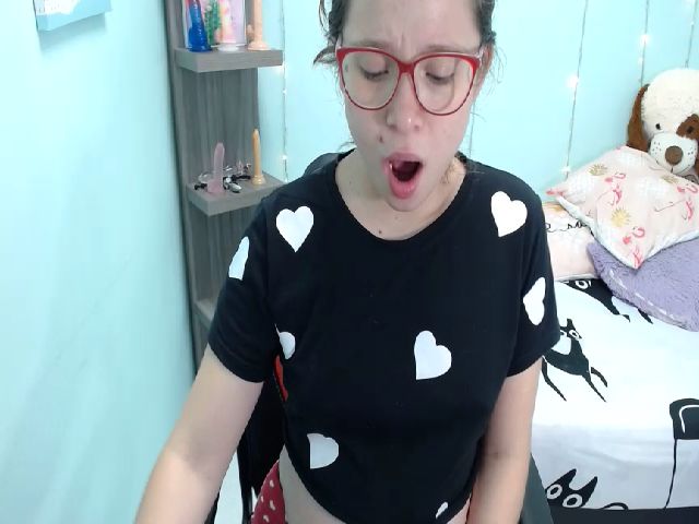 Live sex webcam photo for JENELOTIZZ #262389057