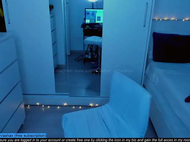 Live sex webcam photo for AshaGlow #246933260