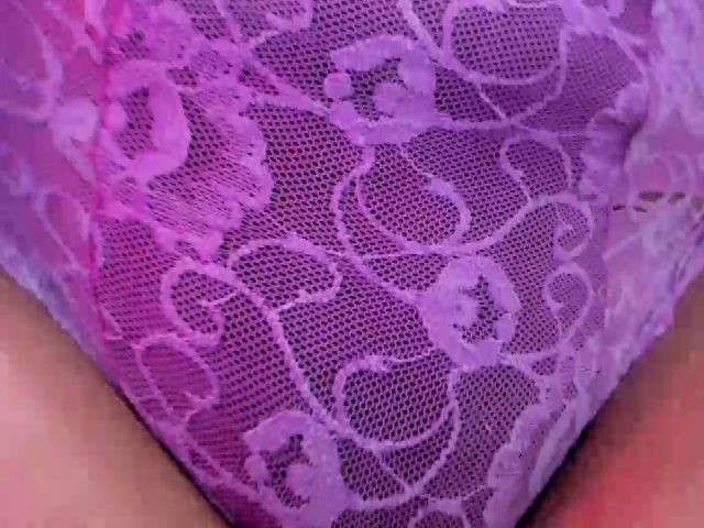 Live sex webcam photo for Ebony_Louiss #252693035