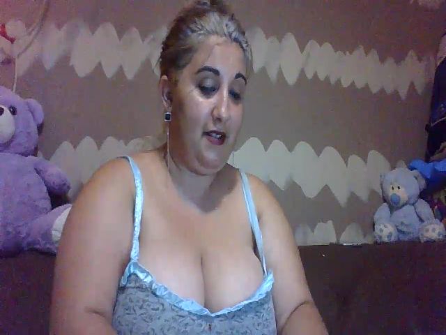 Live sex webcam photo for BigBreastsMia #254656582