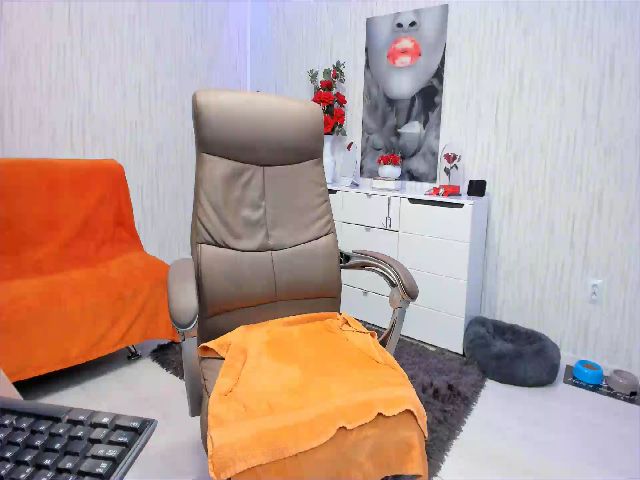 Live sex webcam photo for SecretDesire0 #255522704