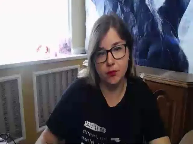 Live sex webcam photo for MonLais #258603916