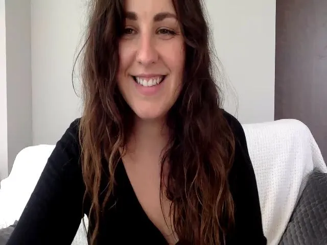 Live sex webcam photo for PennieGold #264500277