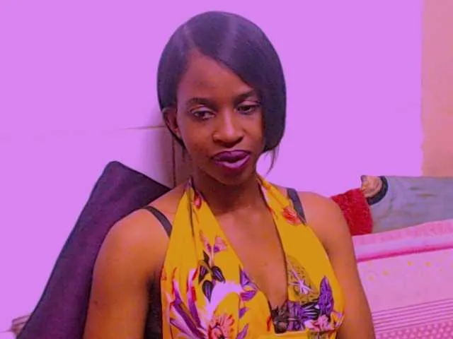 Live sex webcam photo for MilkySlender #258384184