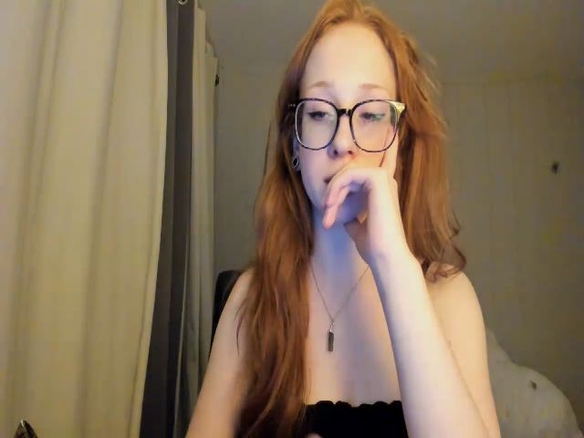 Live sex webcam photo for Haileystormxo #252956676