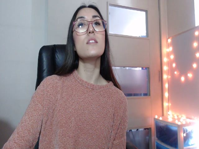 Live sex webcam photo for Ninimoon #252532509