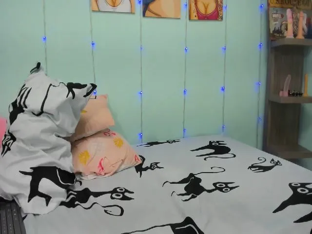 Live sex webcam photo for JENELOTIZZ #265183922