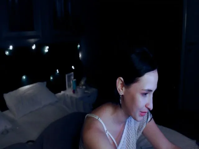 Live sex webcam photo for VictoriaLein #256145987
