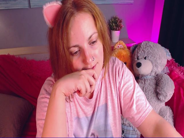 Live sex webcam photo for AliceCutePerv #261324457