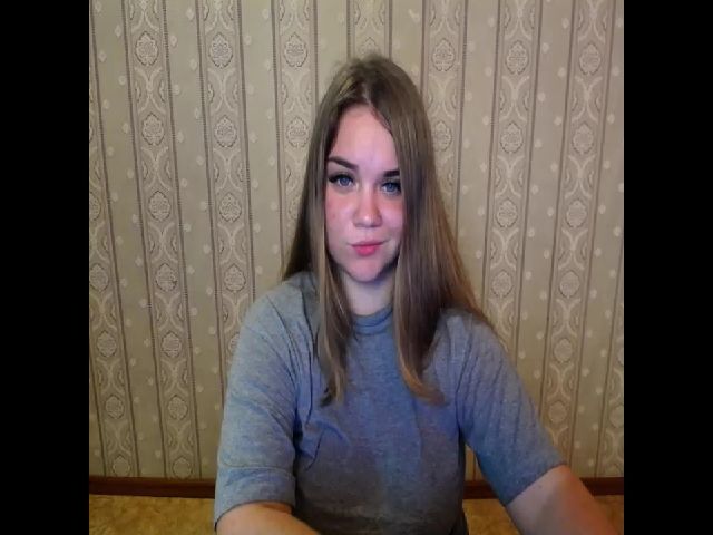 Live sex webcam photo for KenzieX_ #256912139