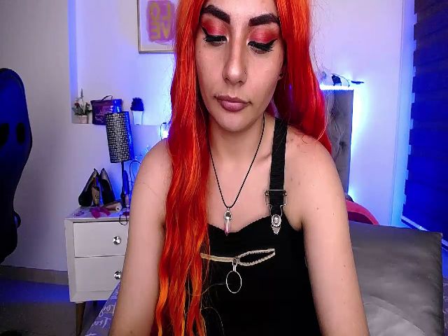 Live sex webcam photo for Cristal_19 #255299417