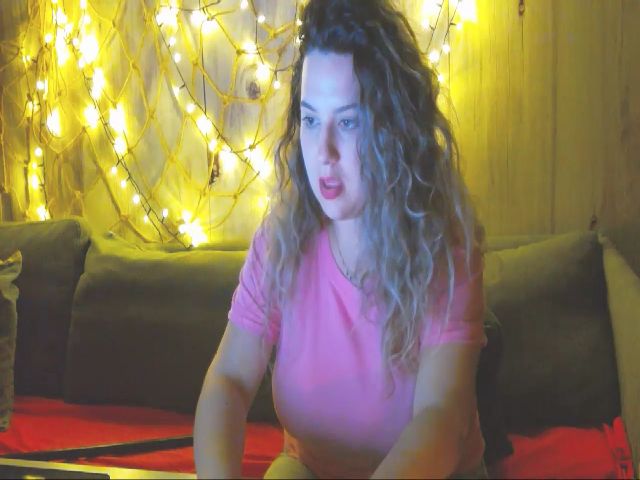 Live sex webcam photo for CurlyVibe #256591512