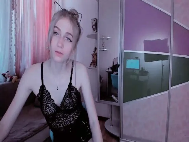 Live sex webcam photo for ScarletAmber #252974255