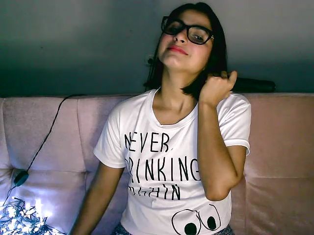 Live sex webcam photo for Sarita30 #254100083