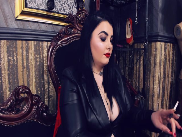 Live sex webcam photo for MelissaGlow #255094055