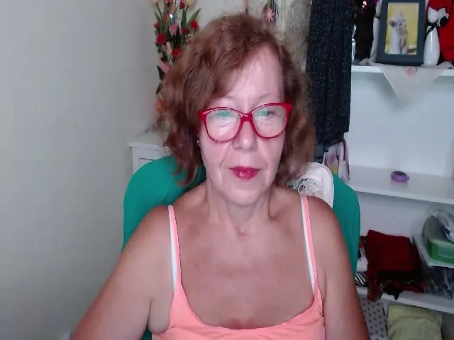 Live sex webcam photo for Adele_69 #263050294