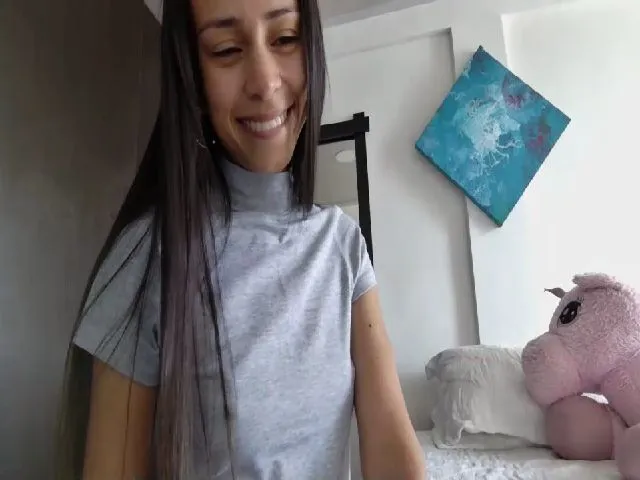 Live sex webcam photo for Aliicia #260732751