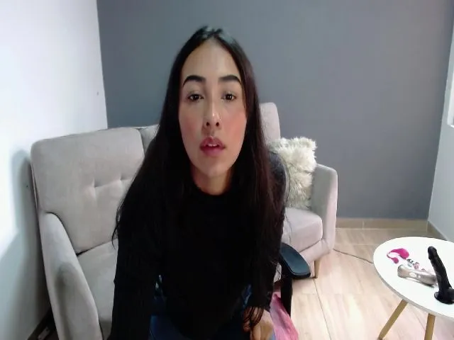 Live sex webcam photo for Jade7777 #258687251