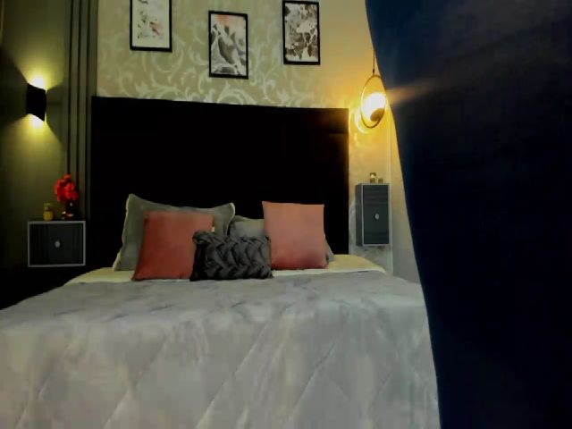 Live sex webcam photo for MarieBass #256321271