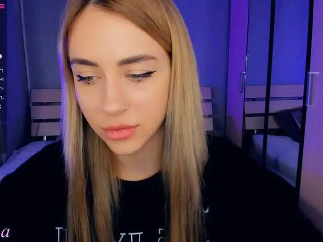 Live sex webcam photo for KaprinaGirrs #240955763