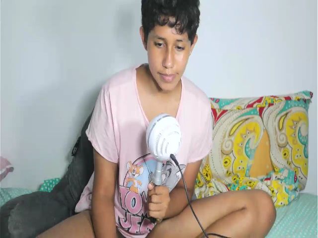 Live sex webcam photo for Latinaloveu #264721534