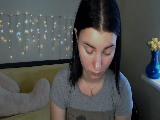 Live sex webcam photo for JenniferGill #252762149