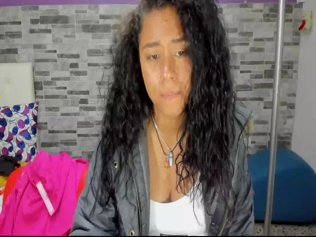 Live sex webcam photo for Vailot_cute #256802153