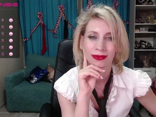 Live sex webcam photo for KirstenDesire #241146303