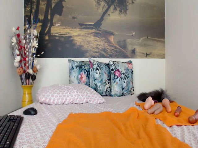 Live sex webcam photo for AikoTailor #287876298