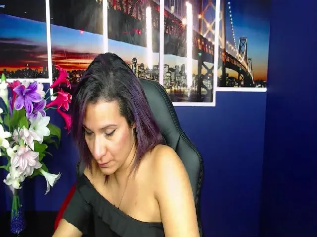 Live sex webcam photo for Infernalsexx #253984322