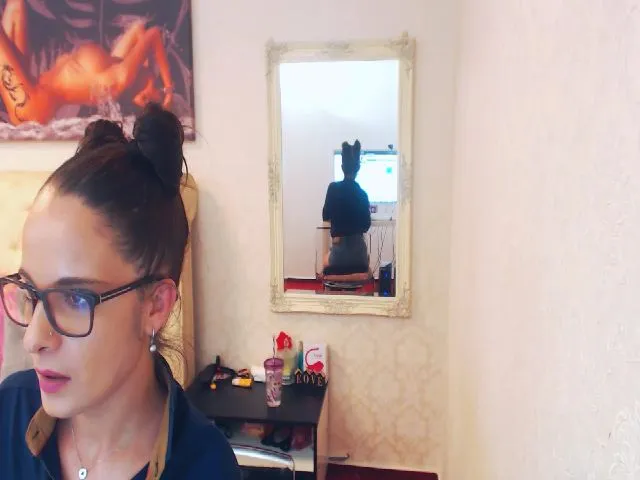 Live sex webcam photo for AlishaPacari #259596911