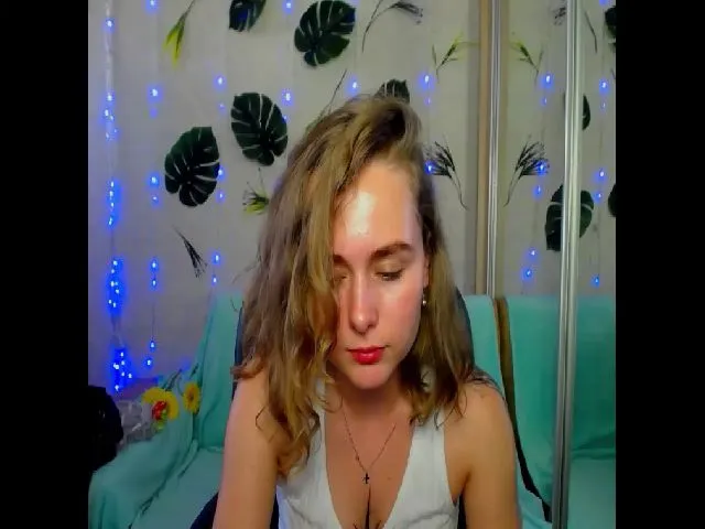 Live sex webcam photo for Anna_Ann__ #259751816