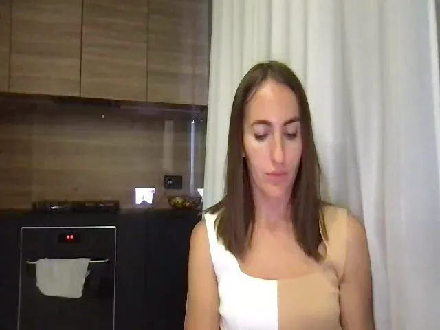 Live sex webcam photo for Angel_USA #255373981
