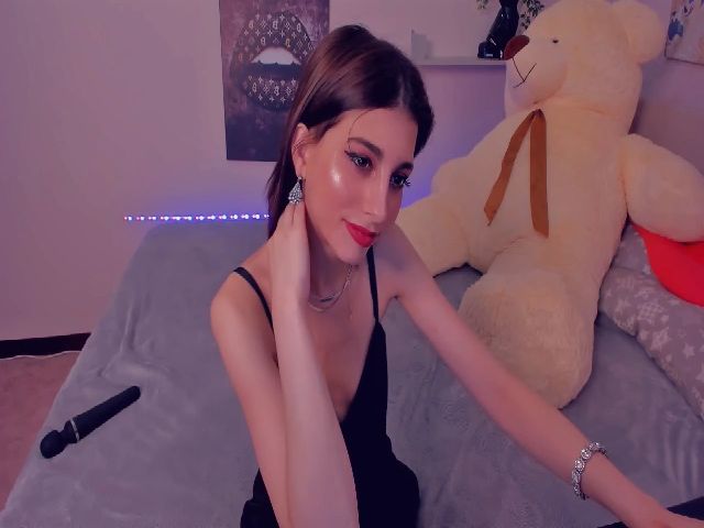 Live sex webcam photo for AnabelAris #252433416