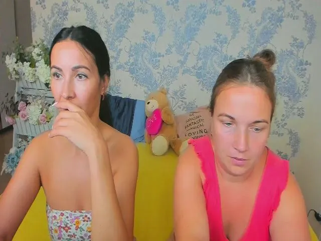 Live sex webcam photo for NikaRysa #260983680