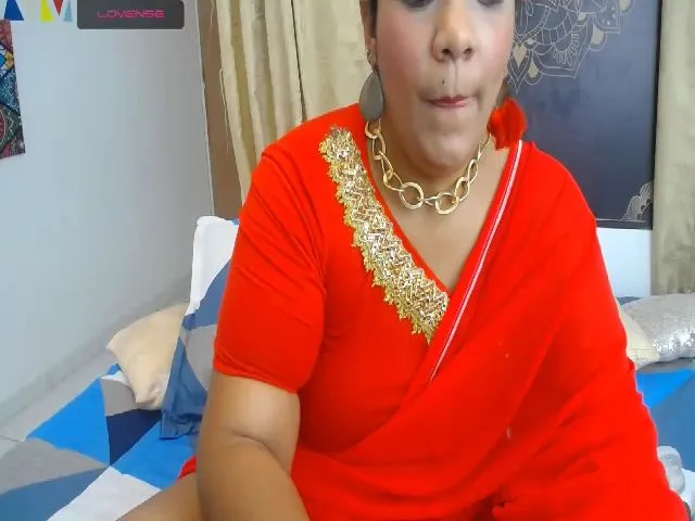 Live sex webcam photo for IndianMama #257683132