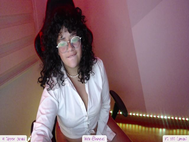 Live sex webcam photo for Isabela_1 #255563870