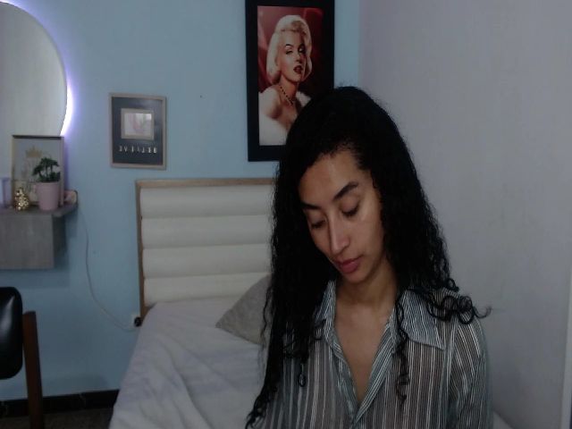 Live sex webcam photo for Jade_lee88 #261390695