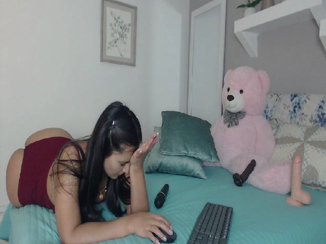 Live sex webcam photo for AliceFox0 #256992134