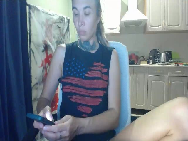 Live sex webcam photo for Angie_Wild #252645176