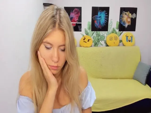 Live sex webcam photo for BrownieFay #262650412