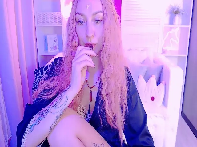 Live sex webcam photo for KristyBella69 #252700731